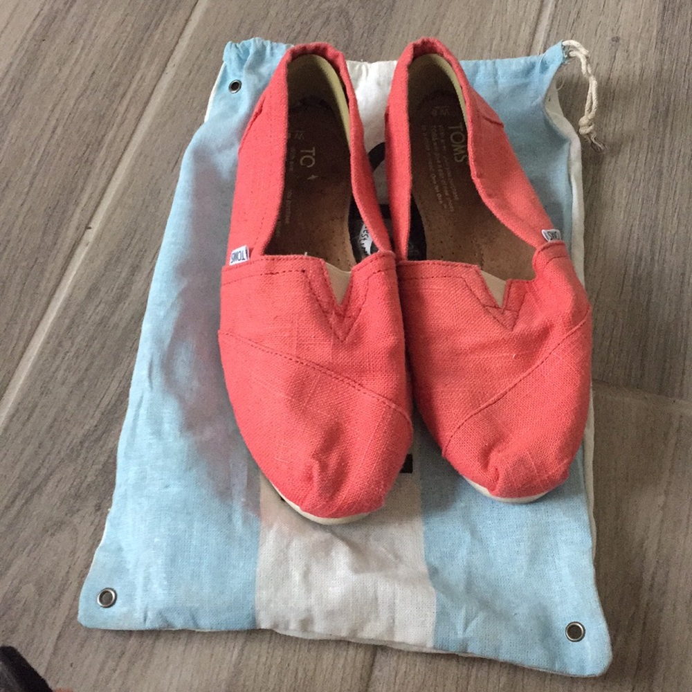 Coral Toms flats in size 8